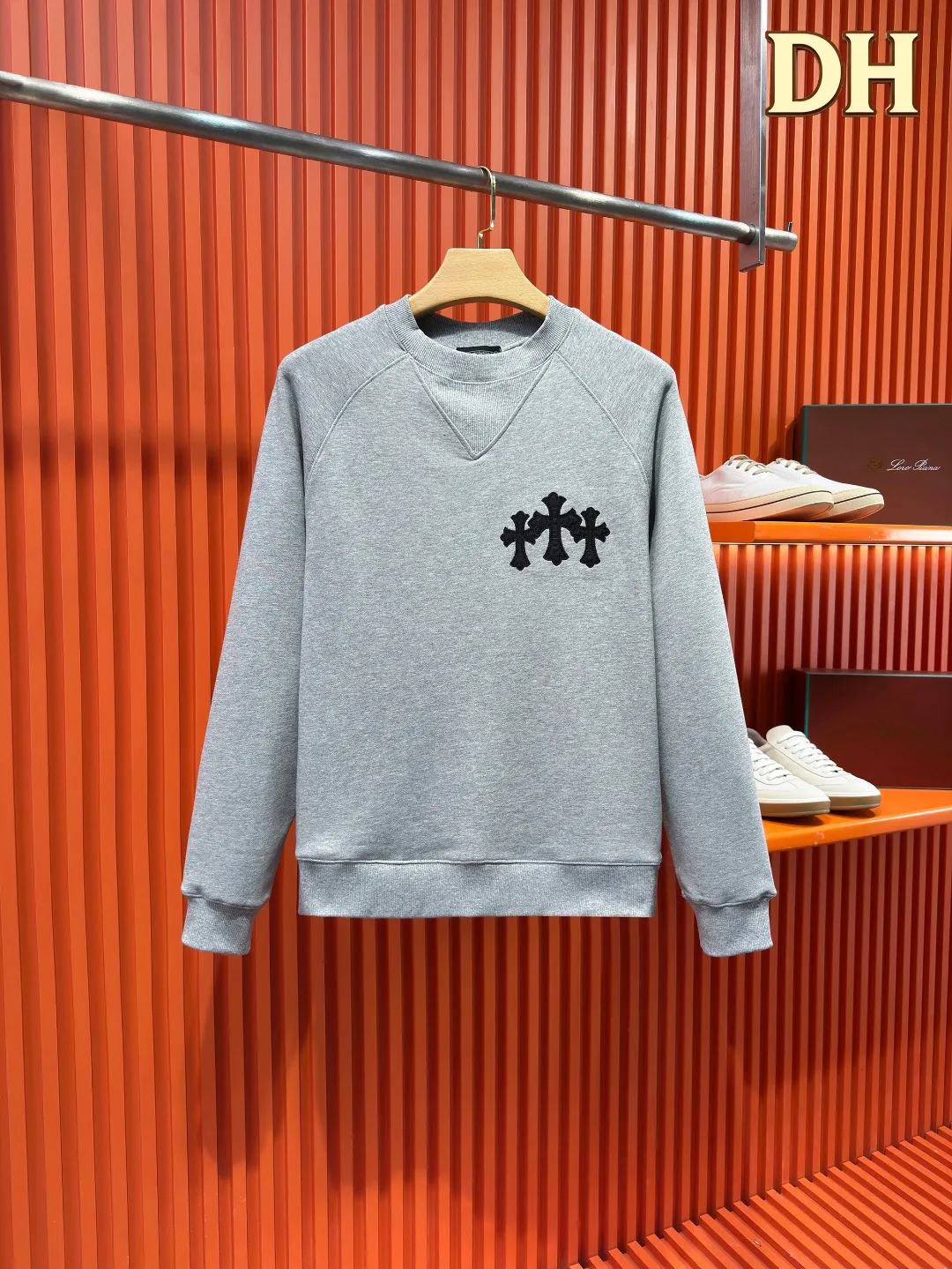 Chrome Hearts CH S-XL 26SS 💥 Classic ✝️ 🪡 🪡 T ，Hot Sale ， ， Same Style， ！ ， Classic ， ， + ， ， ， ， ， ， ， ， ➕ ， ， Silver ， Classic ， ， ！ ， 、 ， ， 。 ！！ ， ， ， ， ！！ 100% ， Breathable， ， ， ， ， ， ， OS ， ， ， icon！ Premium ， ， ， ！ ：Black Gray Size：S-XL ： S： 51- 56- 69 M： 52.5- 58- 71 L： 54- 60- 73 XL： 55.5- 62- 75